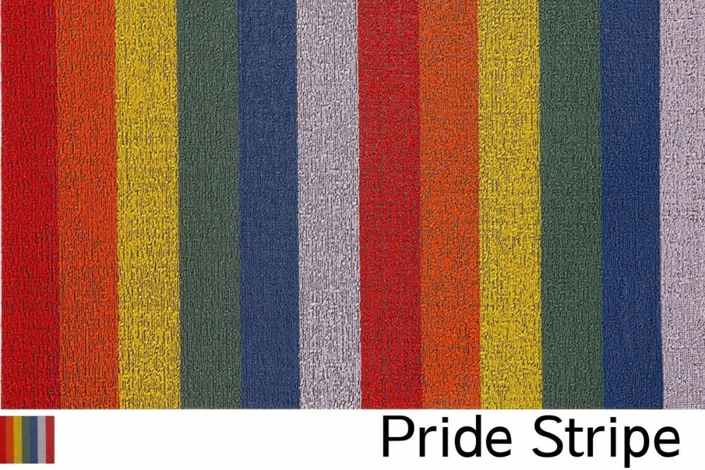 チルウィッチの玄関マット プライドストライプ