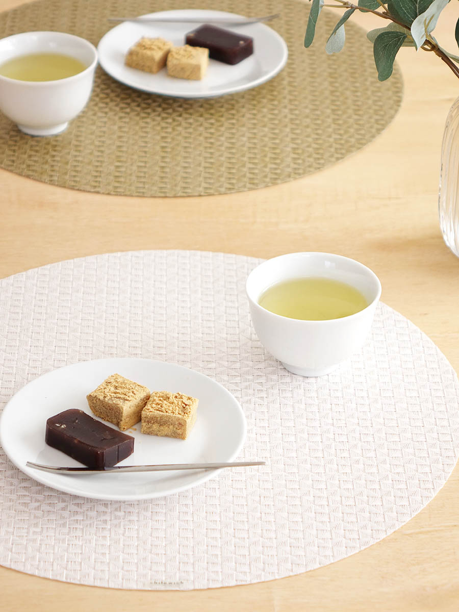 チルウィッチ　円形ランチョンマット　ティータイムを演出