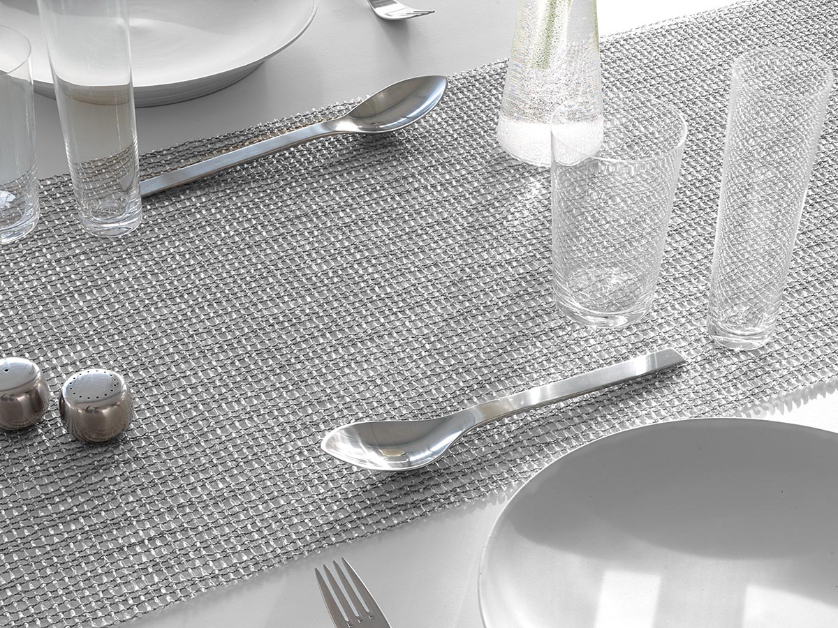 テーブルランナー　ラティス　シルバー　チルウィッチ