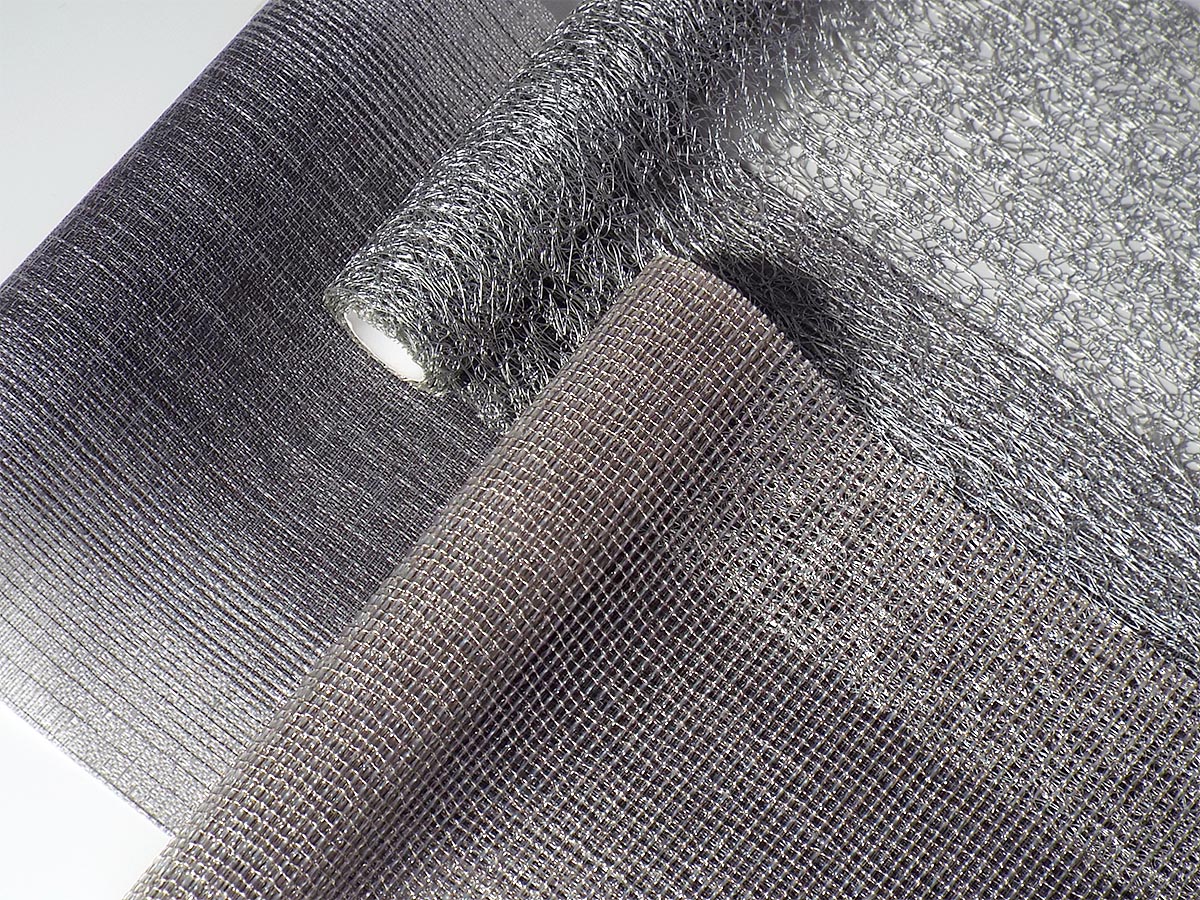 チルウィッチ・ランチョンマットのシルバー色の人気柄