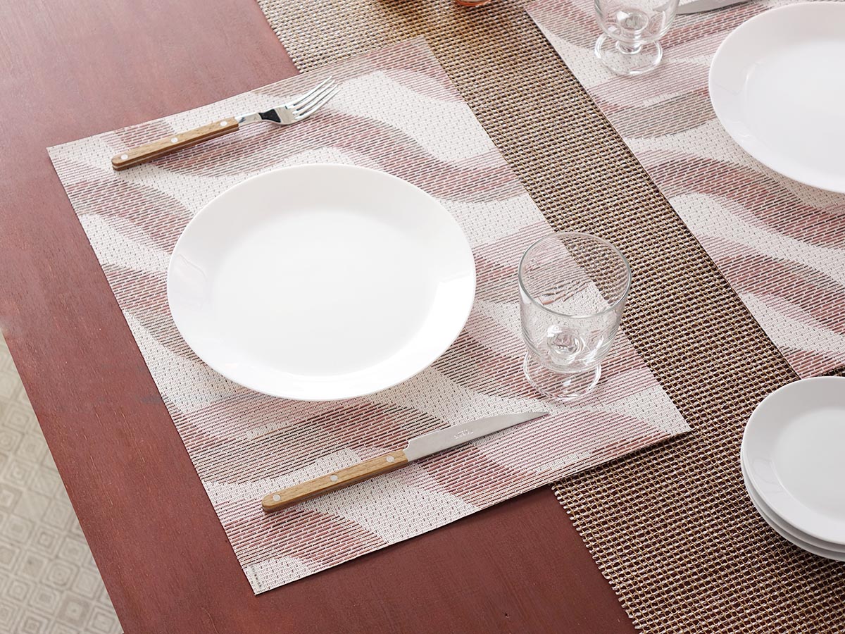 チルウィッチ ランチョンマット ツイスト柄　マグノリア色　ピンク色