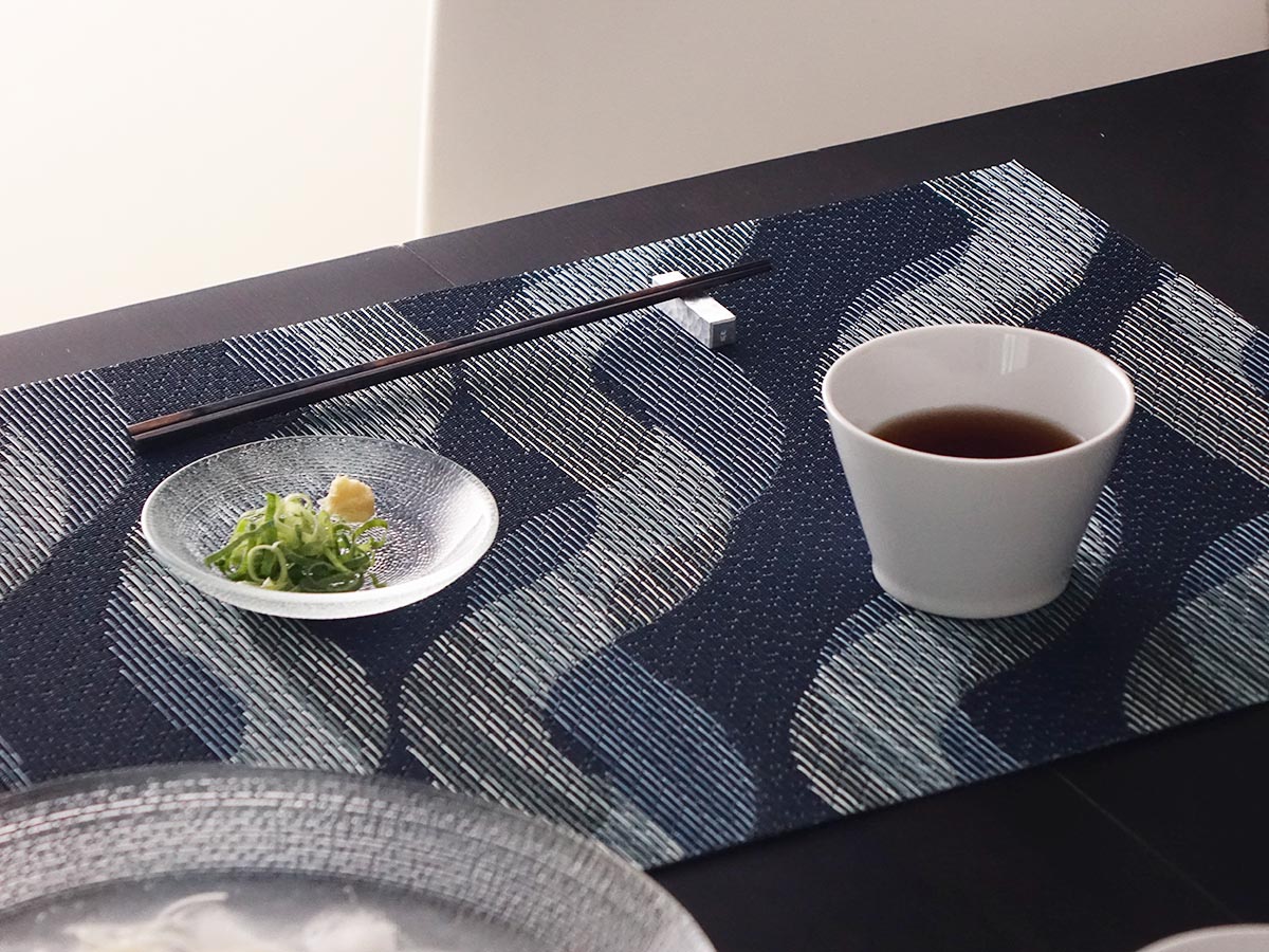チルウィッチ ランチョンマット　ツイスト　青　曲線　素麺　和食　モダン