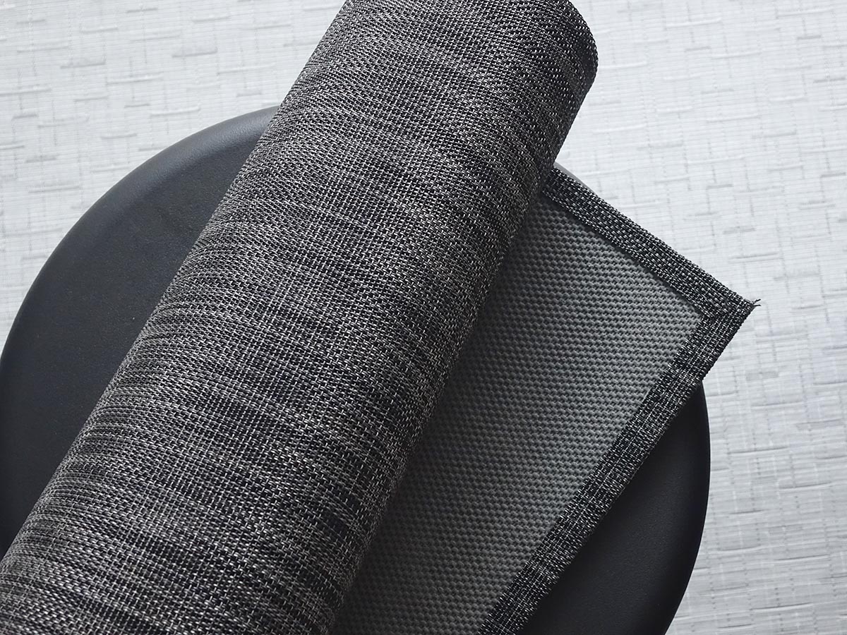 チルウィッチ　フロアマット　ラグ イカット　絣　ダークグレイ