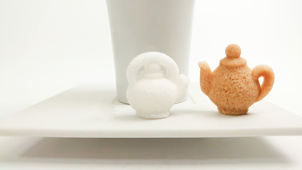 おしゃれなティーポットの角砂糖
