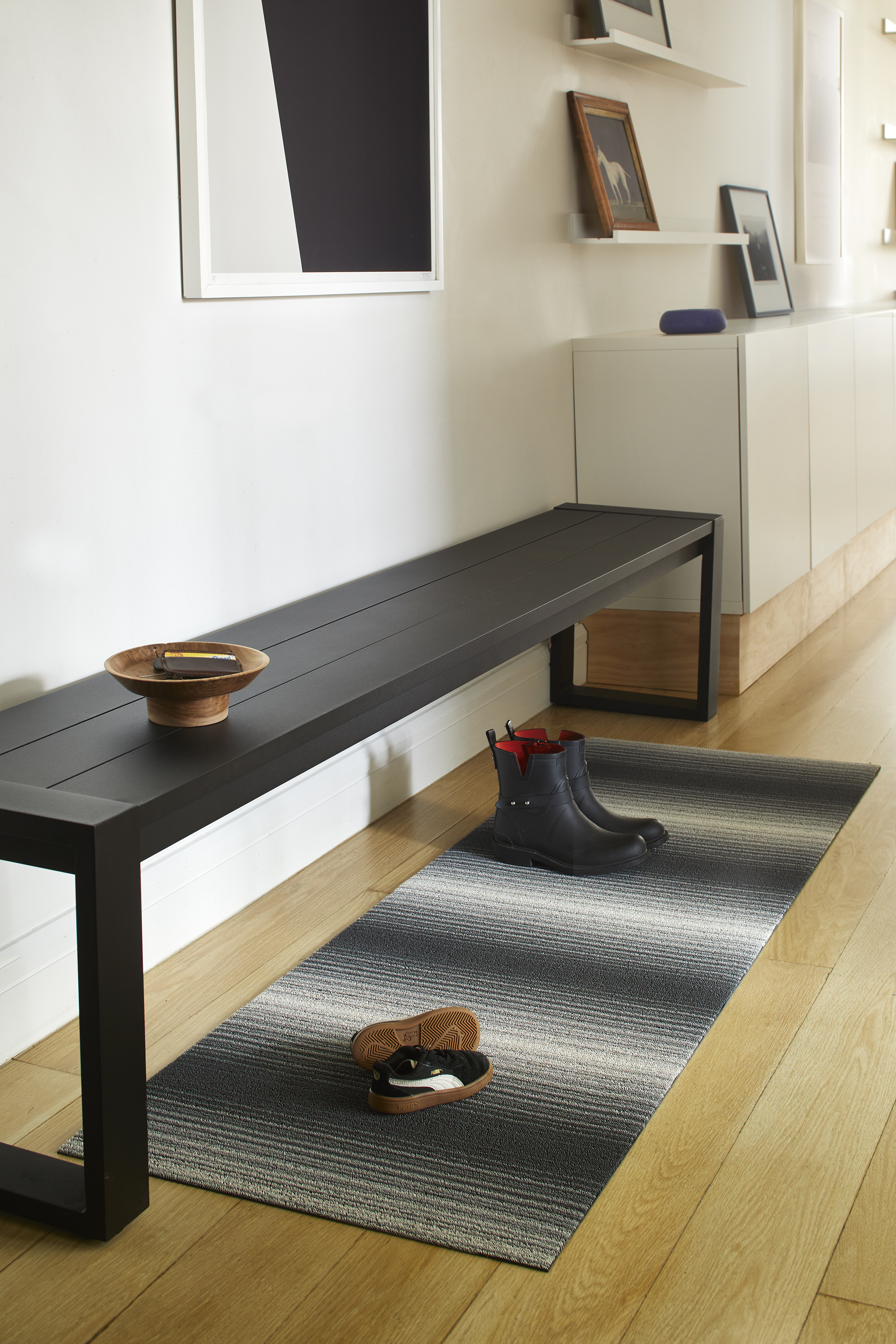 チルウィッチのグレイ色のシャグマット　フェイド柄ストーン色