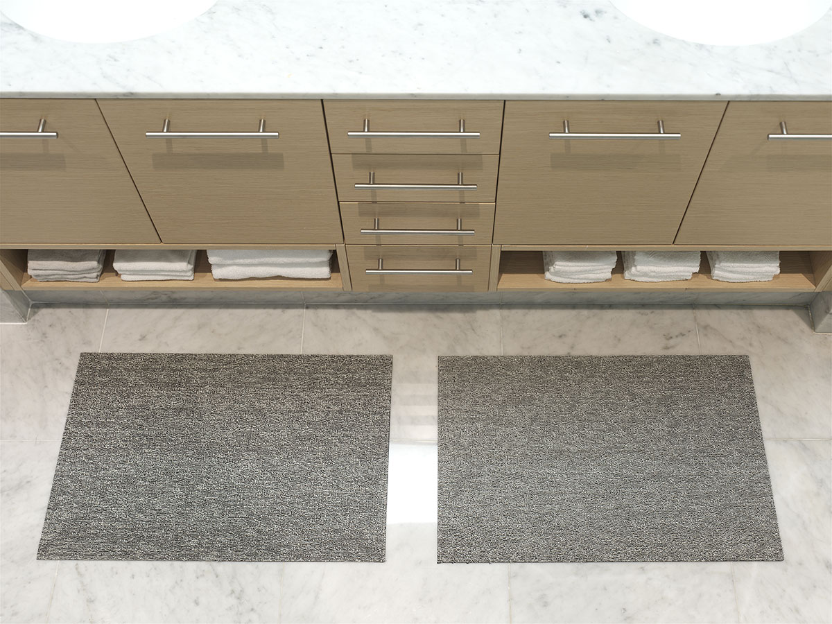 チルウィッチのグレイ色のシャグマット　ヘザード柄フォグ色