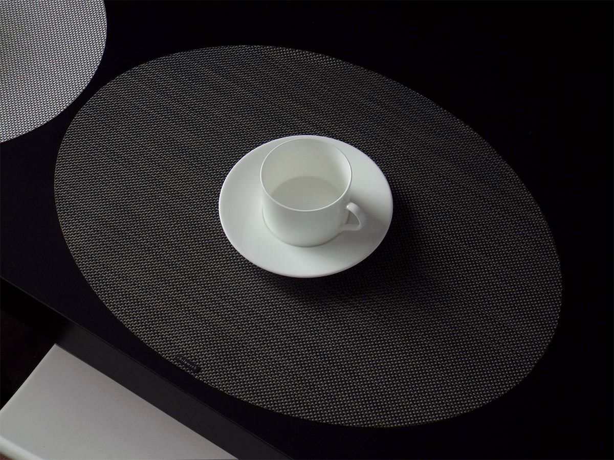 チルウィッチのランチョンマット　ミニバスケットウィーブ柄のライトグレイ色