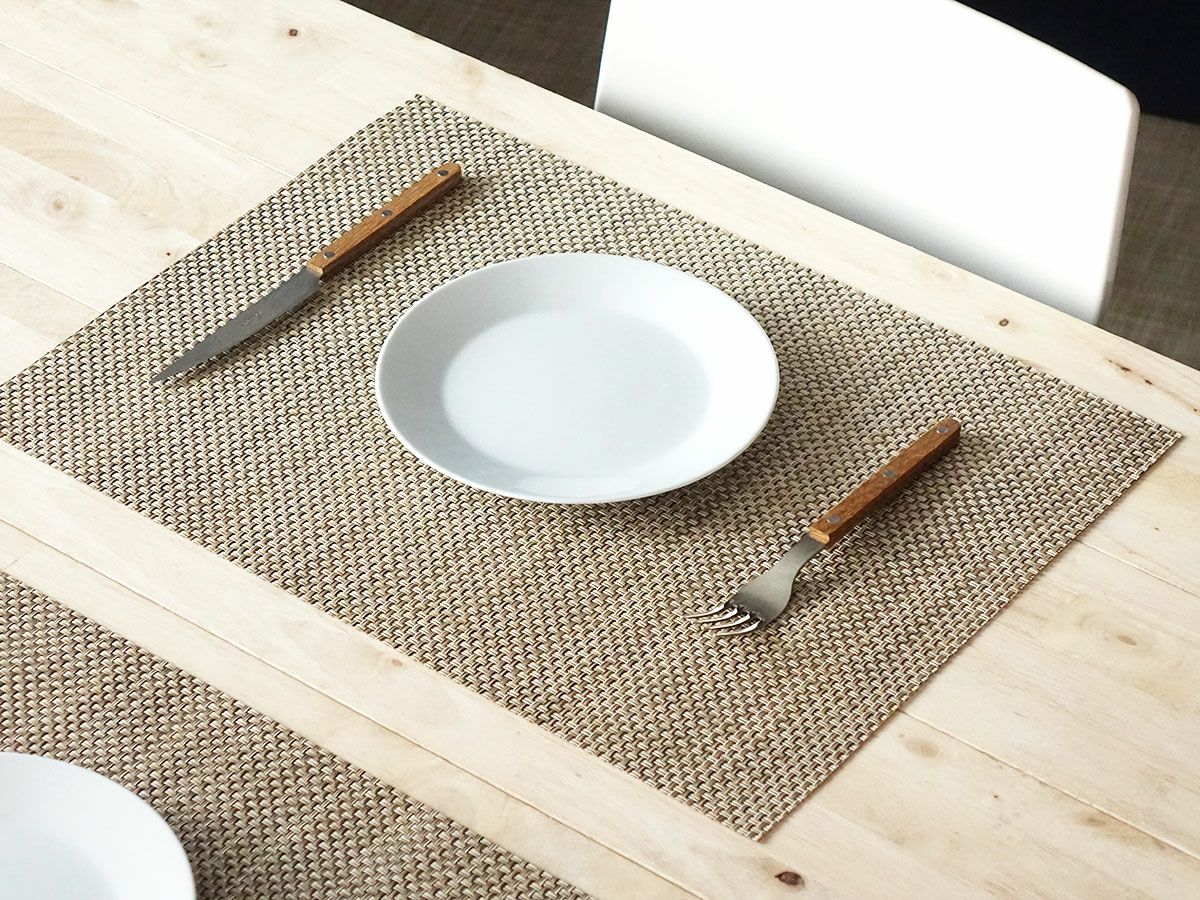 チルウィッチ ランチョンマット バスケットウィーブのラテ色