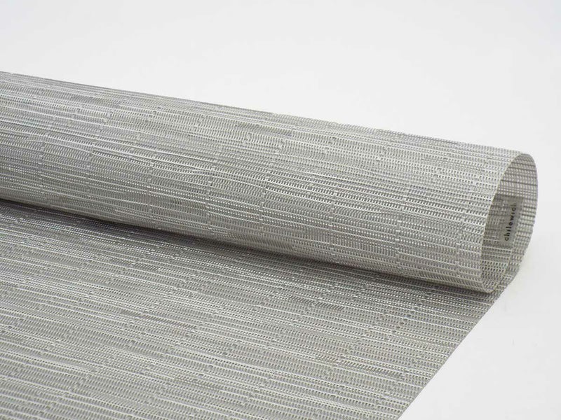 竹の節のようなストライプで透明感のあるシルバーのランチョンマット