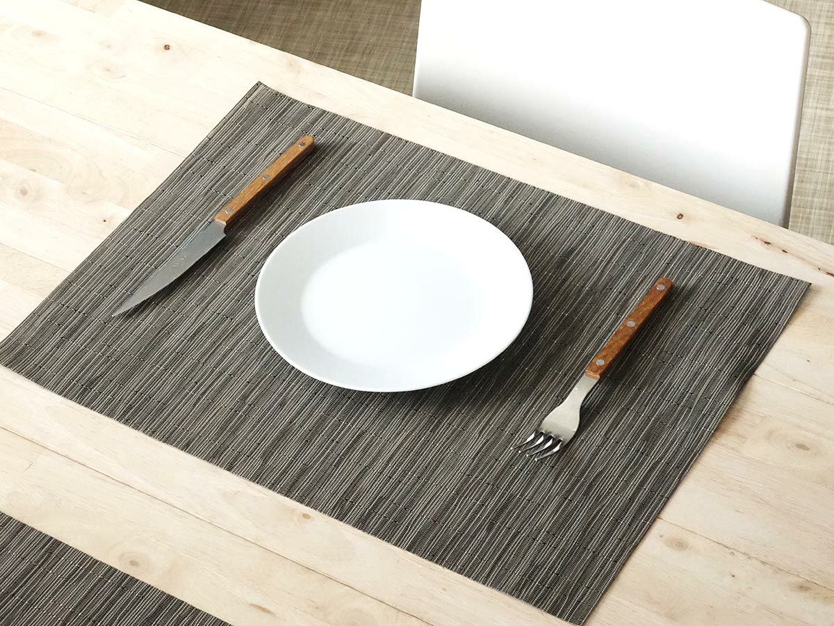 Chilewich・Bamboのグレイフランネル色のランチョンマット