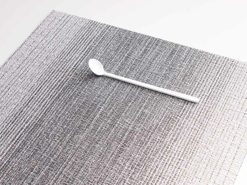 濃淡のグレイの絣のグラデーションのランチョンマット