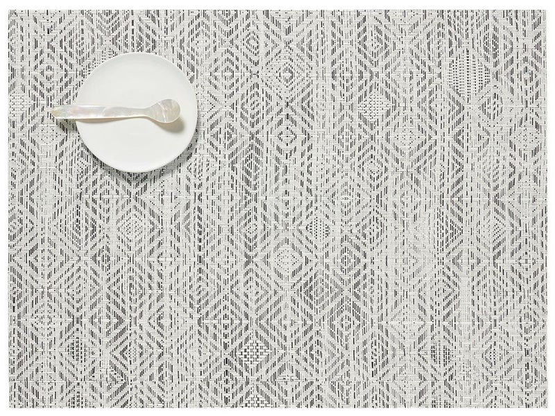 絣のダイヤモンドパターンのモノトーンのランチョンマット